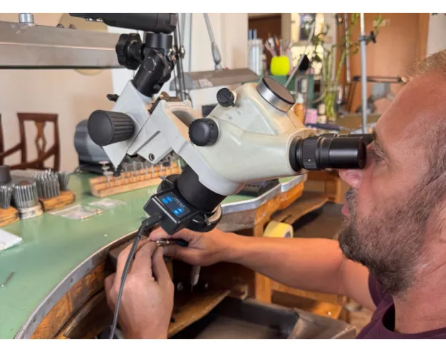 Il lavoro al microscopio