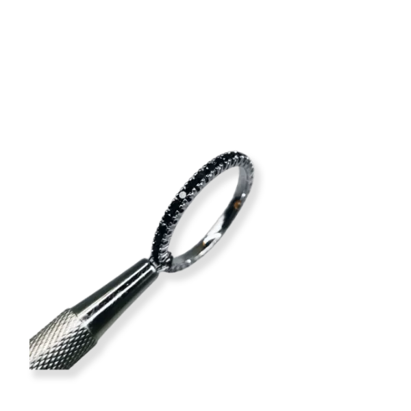 Anello Eternity con diamanti neri ct. 1,18