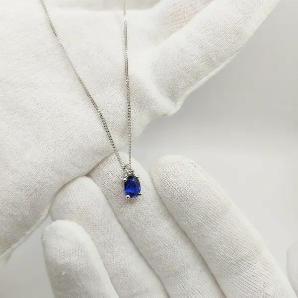 Collana con Zaffiro e brillanti