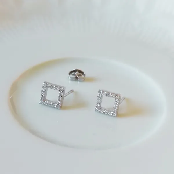 Orecchini quadrati con diamanti ct. 0,23